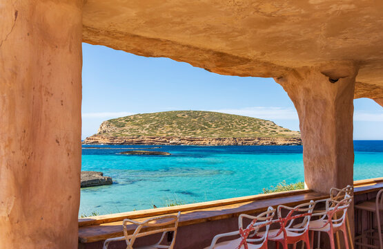 Fantastic window to the Mediterranean Sea with wonderful views of the turquoise color.