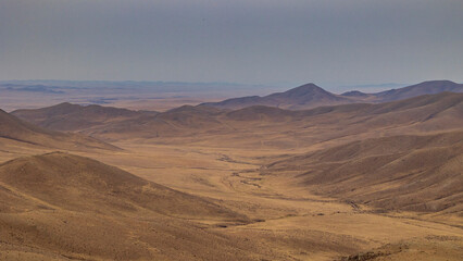 モンゴル　ホスタイ国立公園　見渡す限りの大草原