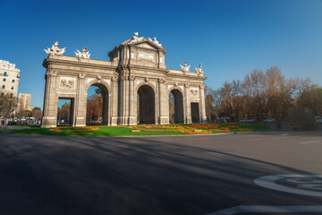 Obraz premium Puerta de Alcala - Madrid, Spain