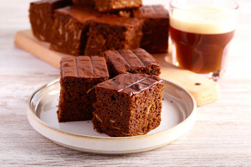 Gingerbread with sliced almond