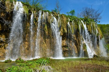 Fototapeta premium View of Mali Prštavac waterfall at Plitvice lakes in in Lika-Senj county, Croatia in in Lika-Senj county, Croatia
