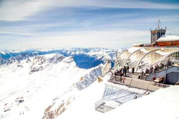 Bergstation, Zugspitze, Gipfel im Schnee, Alpenpanorama 
