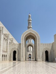Fototapeta na wymiar Sultan Qaboos grand mosque, Muscat, Oman 
