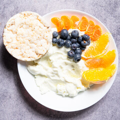 Protein yogurt with fruit and rice waffles