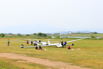 グライダーの離陸準備