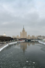 Fototapeta na wymiar Skyscraper on Kotelnicheskaya embankment