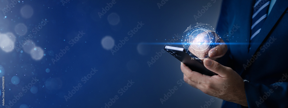 Fototapete businessman with 5g technology hologram, 5g networking, data forwarding and internet use efficiency 