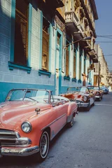 Fototapeten Old American car in the historic streets of Havana in Cuba © Nicolas VINCENT