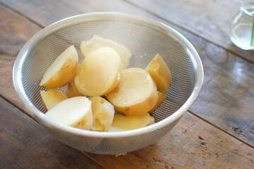 蒸したジャガイモ