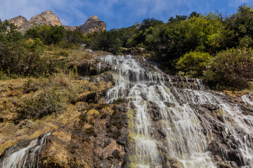 Obraz premium Waterfall in Tiger Leaping Gorge, Yunnan province, China