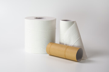 トイレットペーパーを大切に使う　イメージ