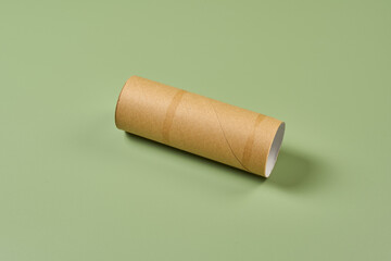 トイレットペーパーを大切に使う　イメージ