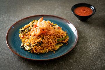 Stir-fried instant noodles sukiyaki with shrimps