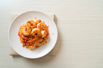 fried shrimps or prawns with garlic
