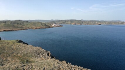 Fototapeta premium survol du village de Fornells au nord de l'île de Minorque dans l'archipel des Baléares Espagne 