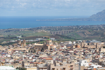 Fototapeta na wymiar panorama della città di Alcamo, in sicilia. 