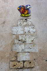 A street sign for Rue Aux Cois in Chartres, France.