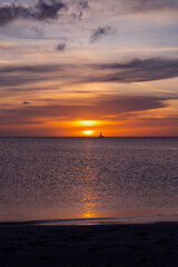 Fototapeta premium The majestic sunset at Paradise Island in the Bahamas