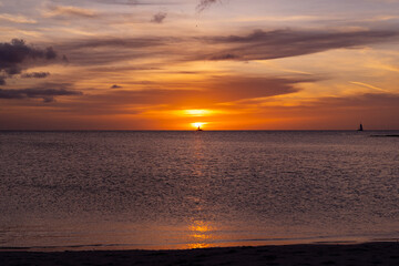 Fototapeta premium The majestic sunset at Paradise Island in the Bahamas
