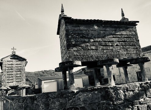 H&oacute;rreos de Combarro (B&W)