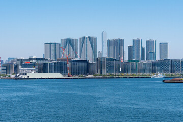 Fototapeta premium 東京レインボーブリッジから望む都市風景