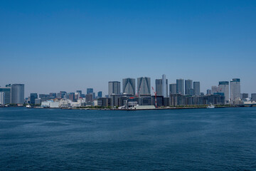 Fototapeta premium 東京レインボーブリッジから望む都市風景