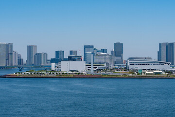 Fototapeta na wymiar 東京レインボーブリッジから望む都市風景