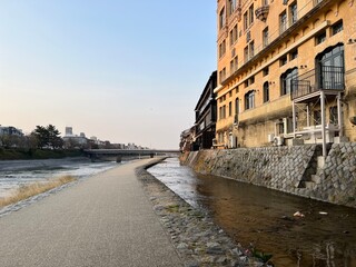 朝の京都の鴨川