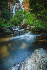 Obraz premium klong lan water fall in kamphang petch northern of thailand