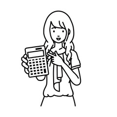 立って電卓を指差してこちらに向けて見せているオフィスカジュアルの女性