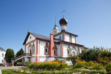 Fototapeta na wymiar Cathedral of the Zhivonachalnaya trinity, Trinity Novo-Golutvin Convent. Kolomna. Moscow Region, Russia