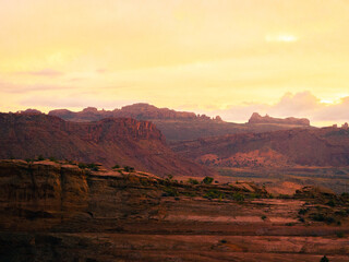 golden hour sunset at arches nationalpark in utah usa