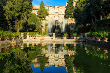 Fototapeta na wymiar The Fountain of Neptune across the fish ponds at Villa d'Este.