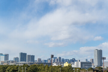 Fototapeta na wymiar 新木場の駅から台東区方向を眺望する
