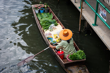 Fototapeta na wymiar Khlong Lat Mayom Floating Market, Bangkok