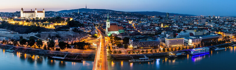 Fototapeta na wymiar Evening panorama of the castle and old town in Bratislava, capital of Slovakia