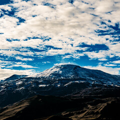 Fototapeta na wymiar Nevado del Ruiz. Typical Colombian snowy landscape. snow covered mountain