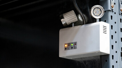 Auto emergency light working when power outage by battery.