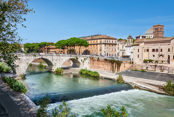 Fototapeta na wymiar View of Ponte Cestius in Rome