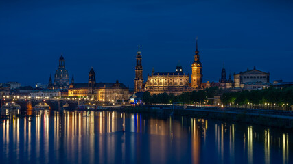 Fototapeta na wymiar Dresden blue hour panorama - Blaue Stunde in Dresden