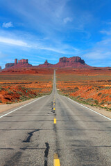 Mittens in Monument Valley in Utha in USA - 602432223