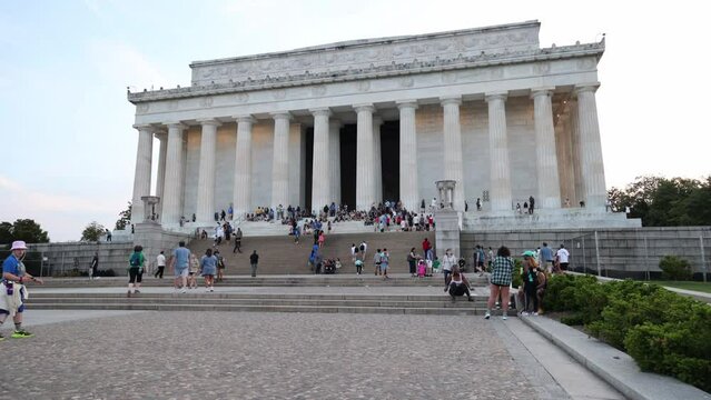 Time lapse video of tourists visiting the Lincoln Memorial
