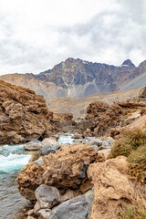 rio e rochas de  Maipo Cajón del Maipo e Embalse El Yeso, Chile cordilheira dos Andes, Santiago, Chile