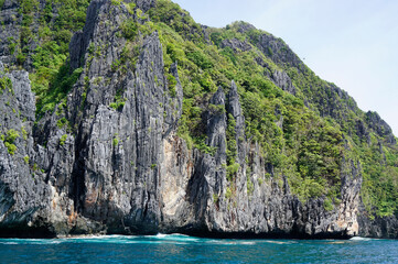 massive limestone rocks at the el nido archipelago