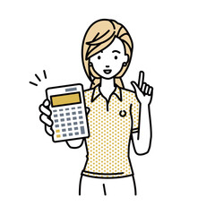 立って電卓を指差してこちらに向けて見せているポロシャツの女性