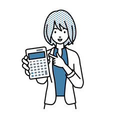 立って電卓を指差してこちらに向けて見せているジャケットの女性
