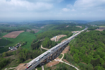 A45 Sterbecke Talbrücke - eine Fahrbahn der maroden Brücke wird bald abgerissen / Sauerland, NRW