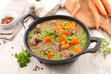 beef stew with carrot and pea