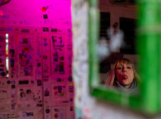 espejo contraste colores