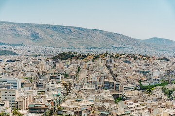 Fototapeta na wymiar view of the city with mountain